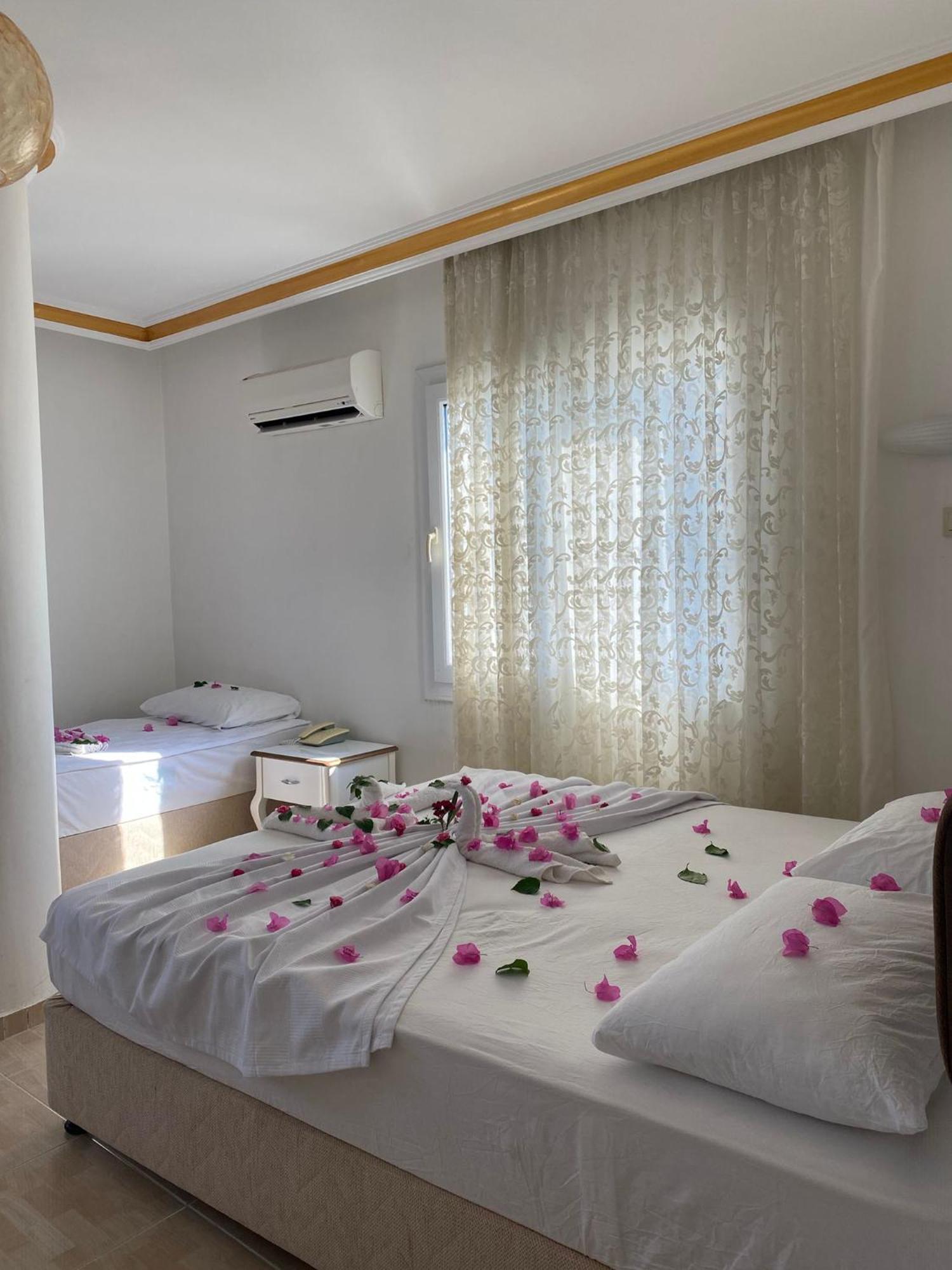 Jasmin Blue Otel Сіліфке Екстер'єр фото